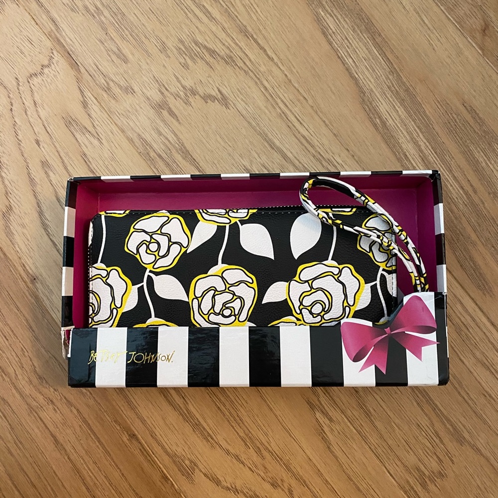 Betsey Johnson floral wristlet/wallet